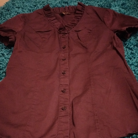 Women's Burgundy Short Sleeve Top - Picture 7 of 10